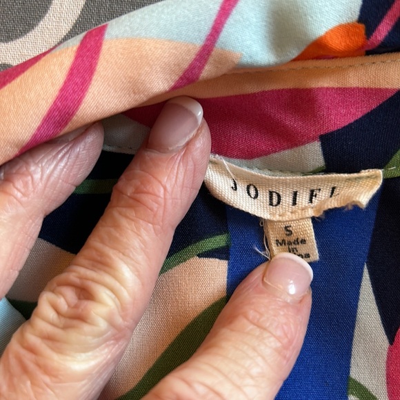 Jodifl vibrant print top szS - Picture 10 of 12